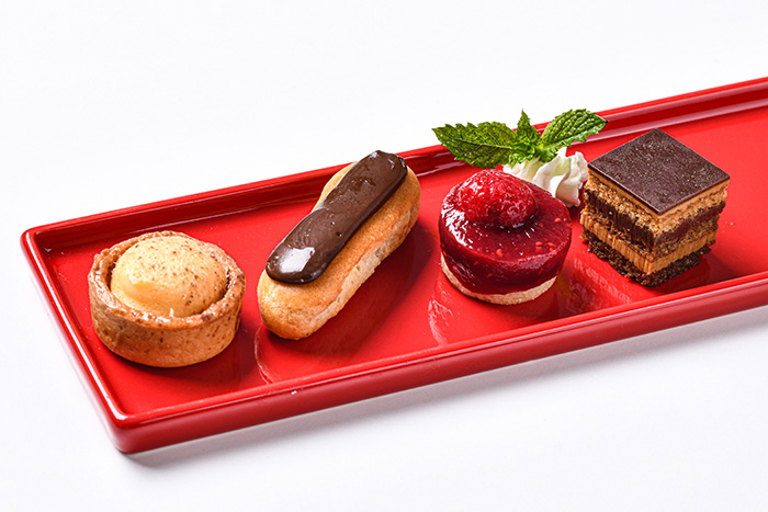 フランス産 プチフール（4種アソート） | 業務用食材通販｜飲食店